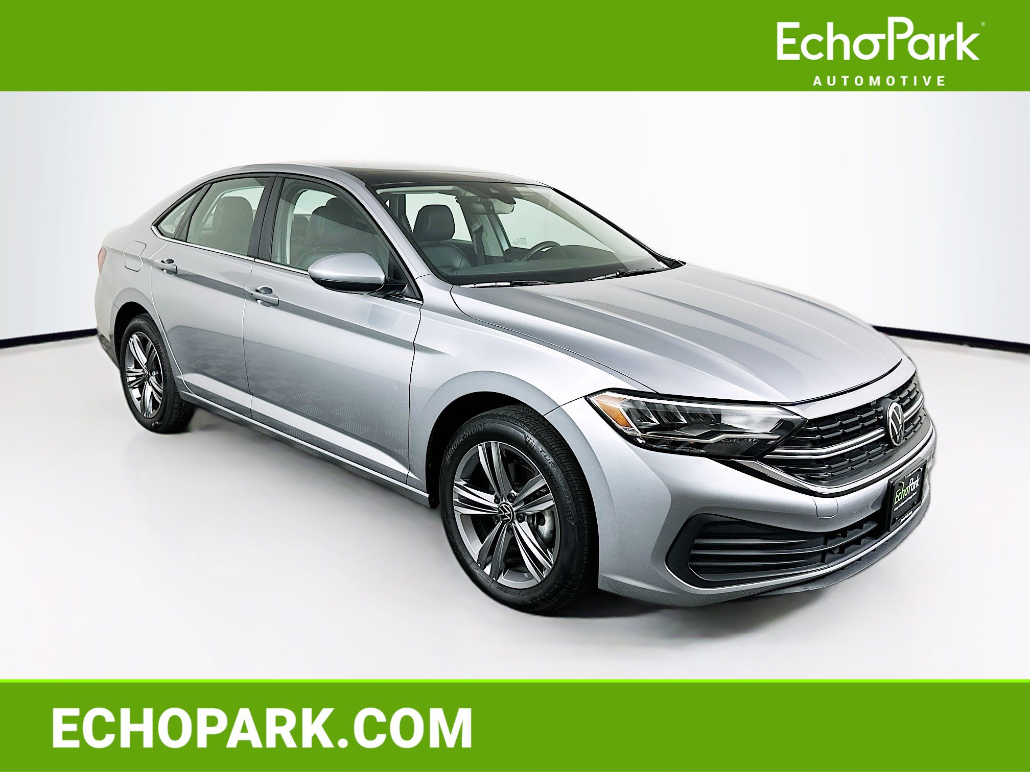 Used 2024 Volkswagen Jetta SE image 1