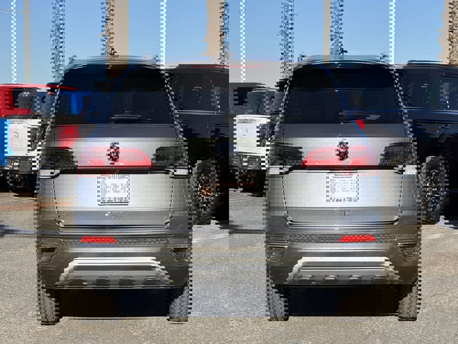 Used 2024 Volkswagen Taos SE image 5