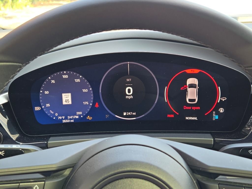 Certified 2025 Porsche Macan Electric image 27