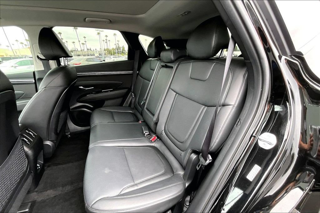 Certified 2023 Hyundai Tucson Limited AWD/4WD image 15
