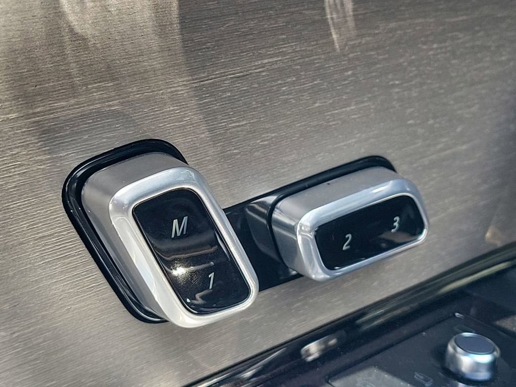 New 2026 Land Rover Range Rover SV image 27