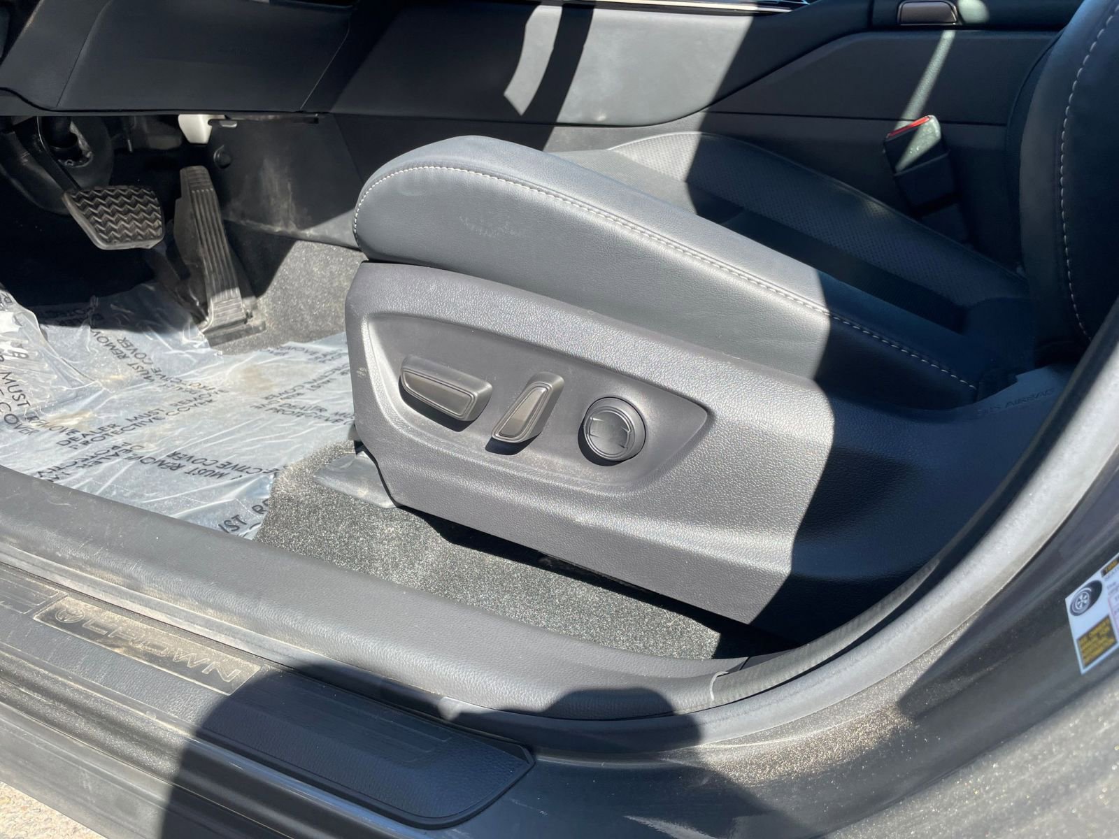 Used 2025 Toyota Crown XLE image 23