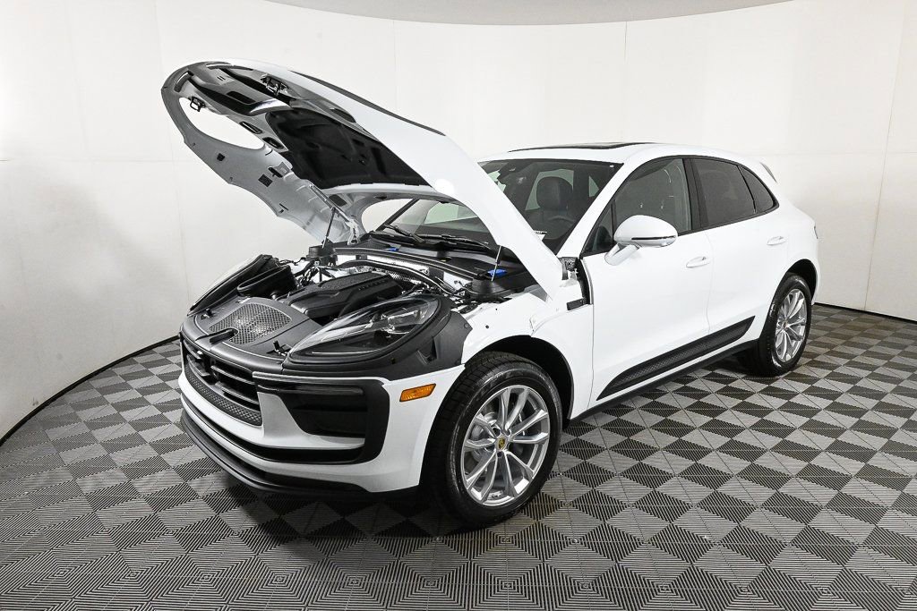 New 2026 Porsche Macan AWD image 43