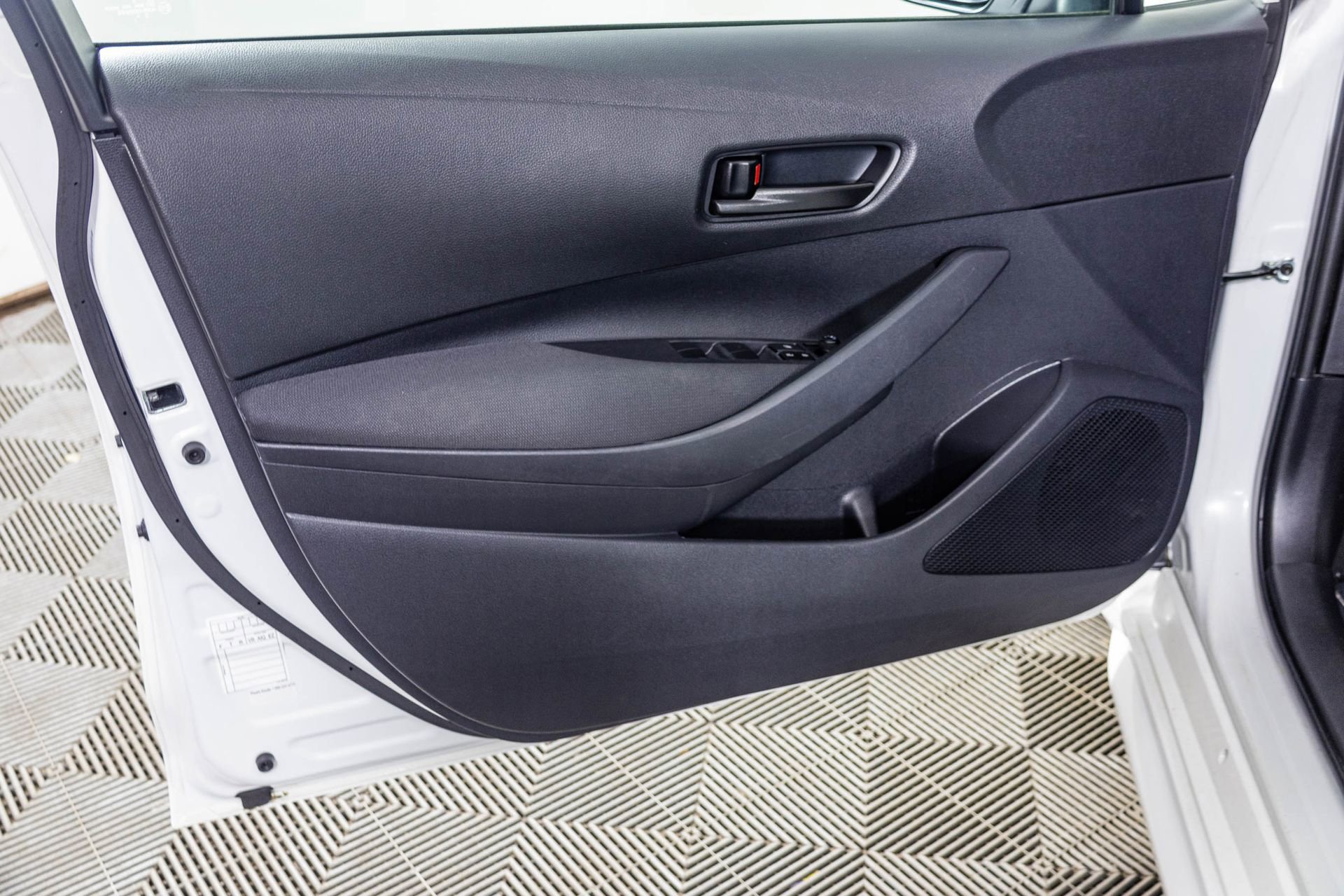 Used 2023 Toyota Corolla LE FWD image 34
