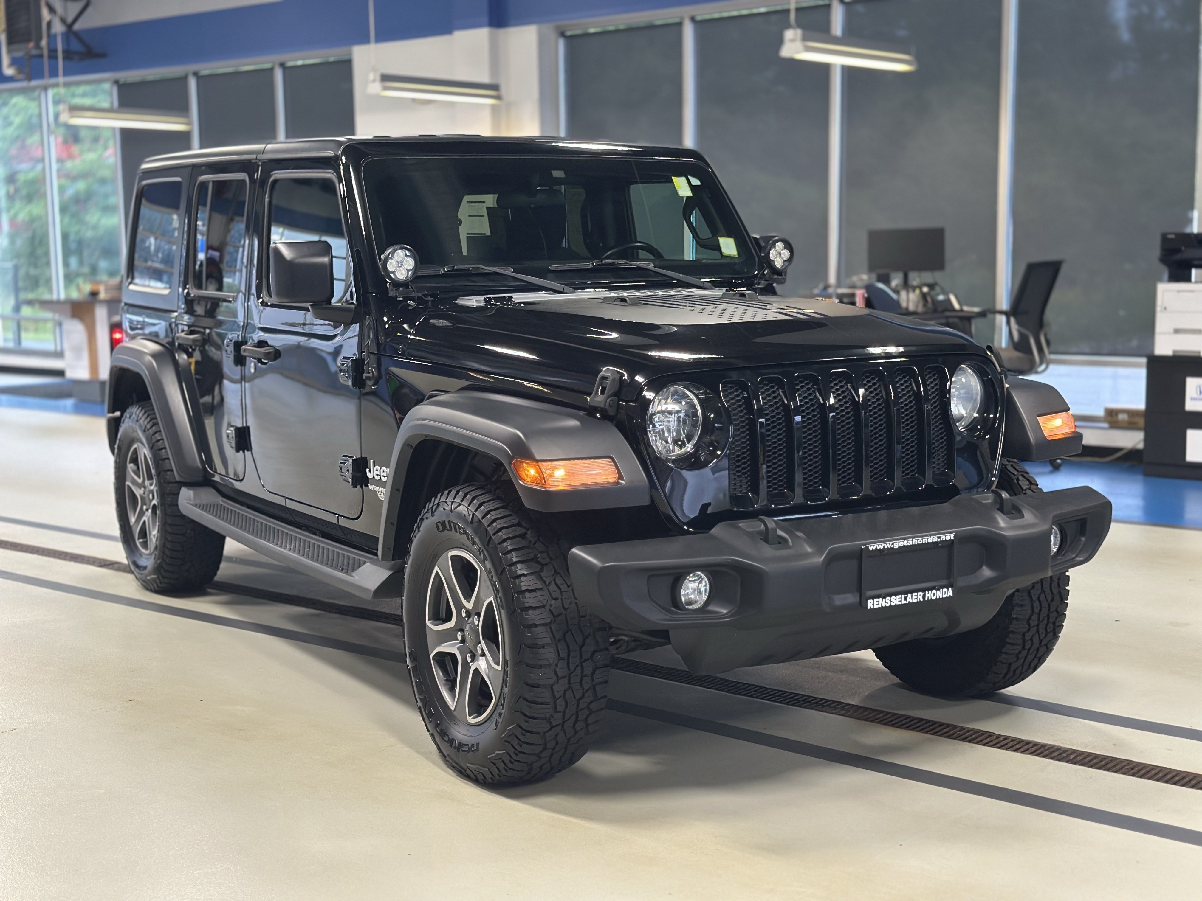 Used 2018 Jeep Wrangler Unlimited Sport S AWD/4WD image 4