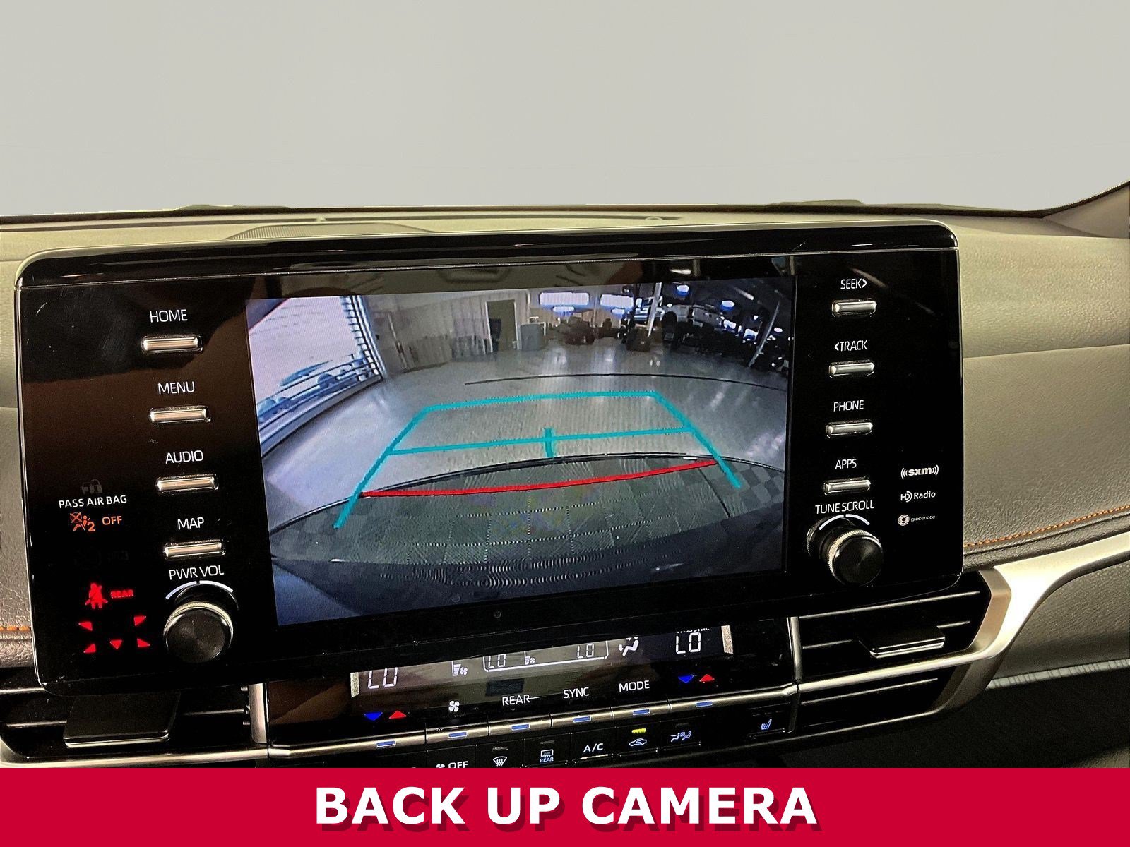 Used 2021 Toyota Sienna XSE FWD image 13