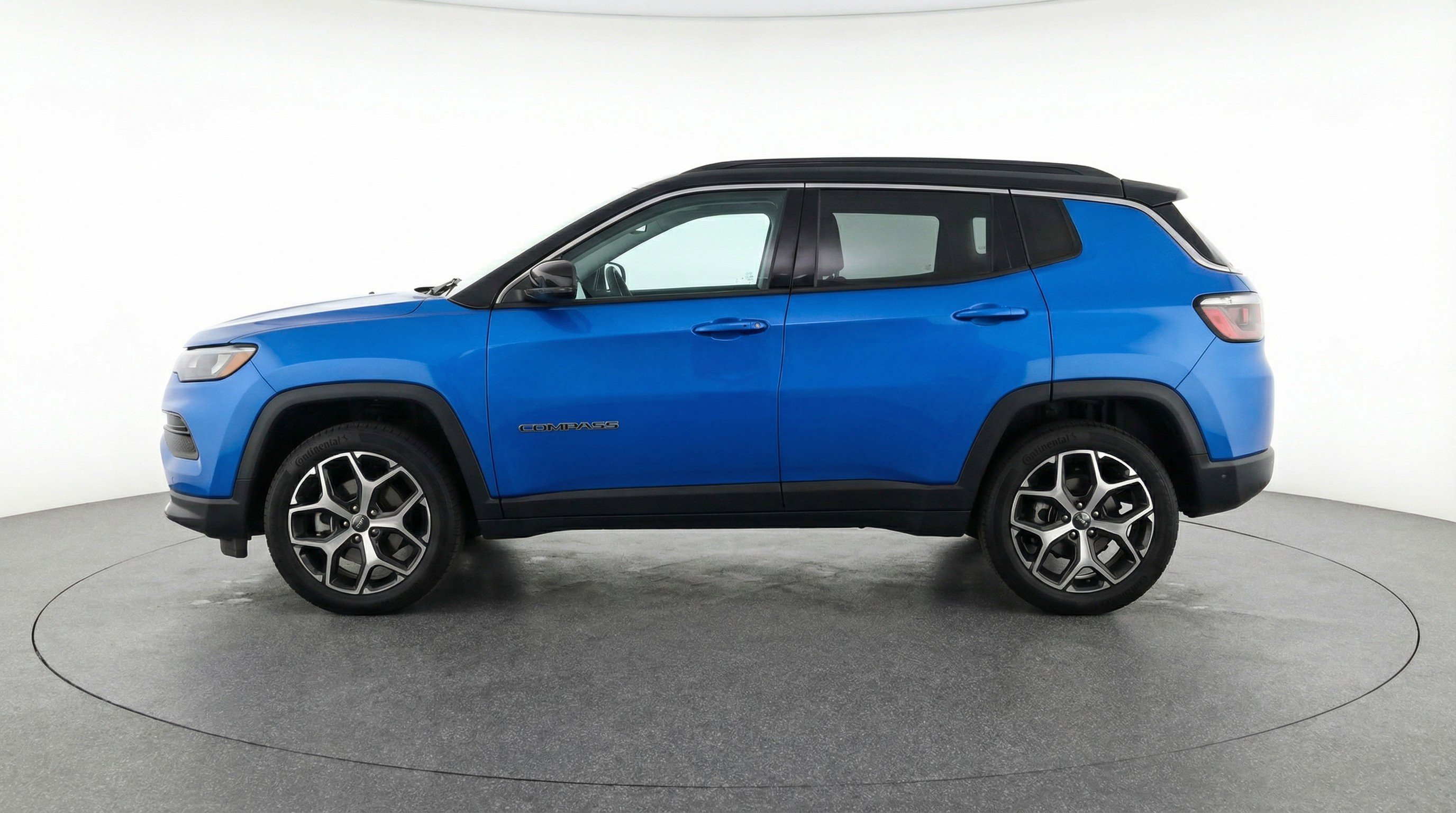 Used 2025 Jeep Compass Limited image 5