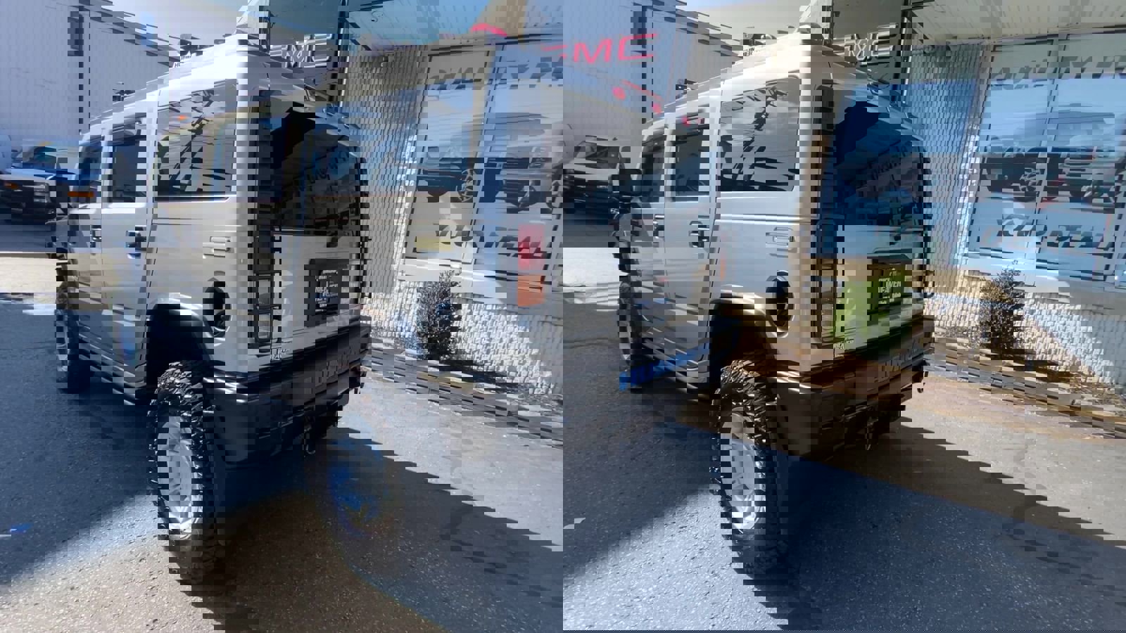 Used 2005 HUMMER H2 SUV w/ Preferred Equipment Group image 37