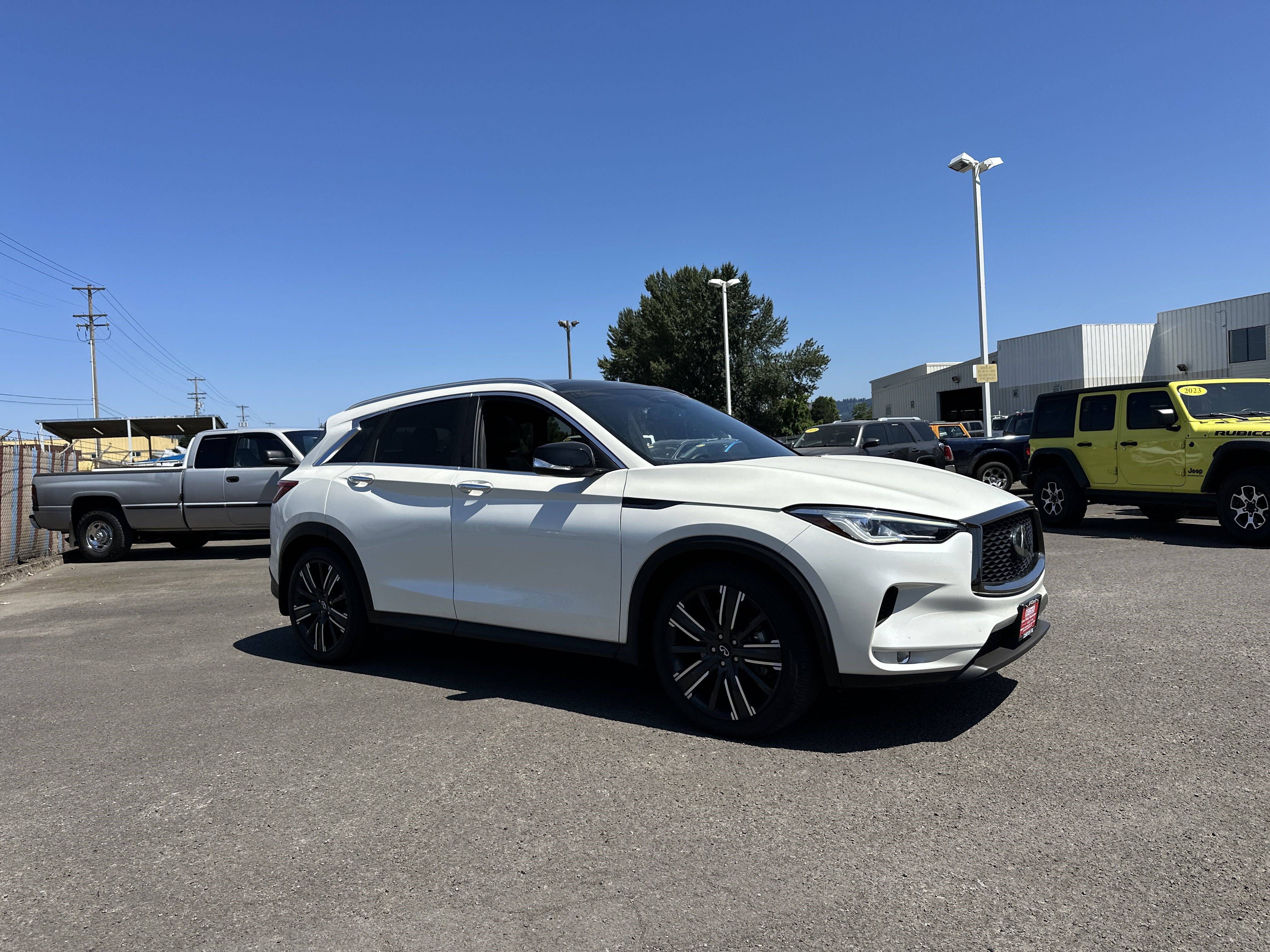 Used 2021 INFINITI QX50 Luxe w/ Appearance Package AWD/4WD image 7