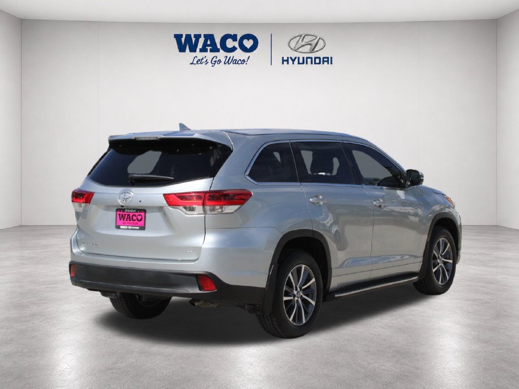 Used 2017 Toyota Highlander XLE FWD image 10