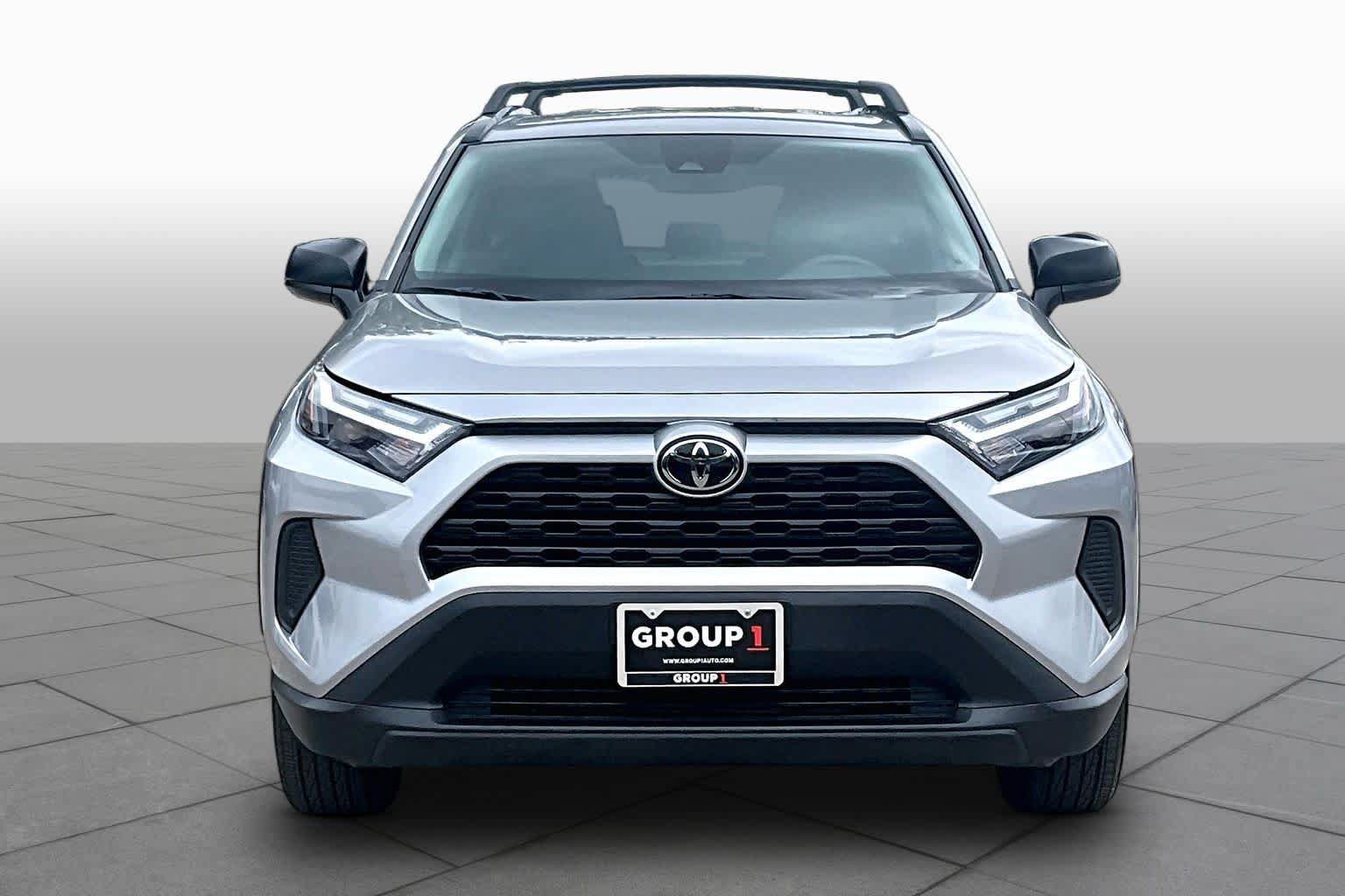 Used 2025 Toyota RAV4 LE AWD/4WD image 4