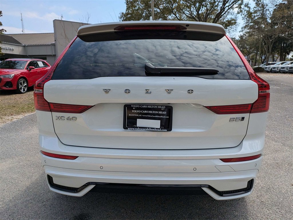 Used 2023 Volvo XC60 B5 Plus image 5