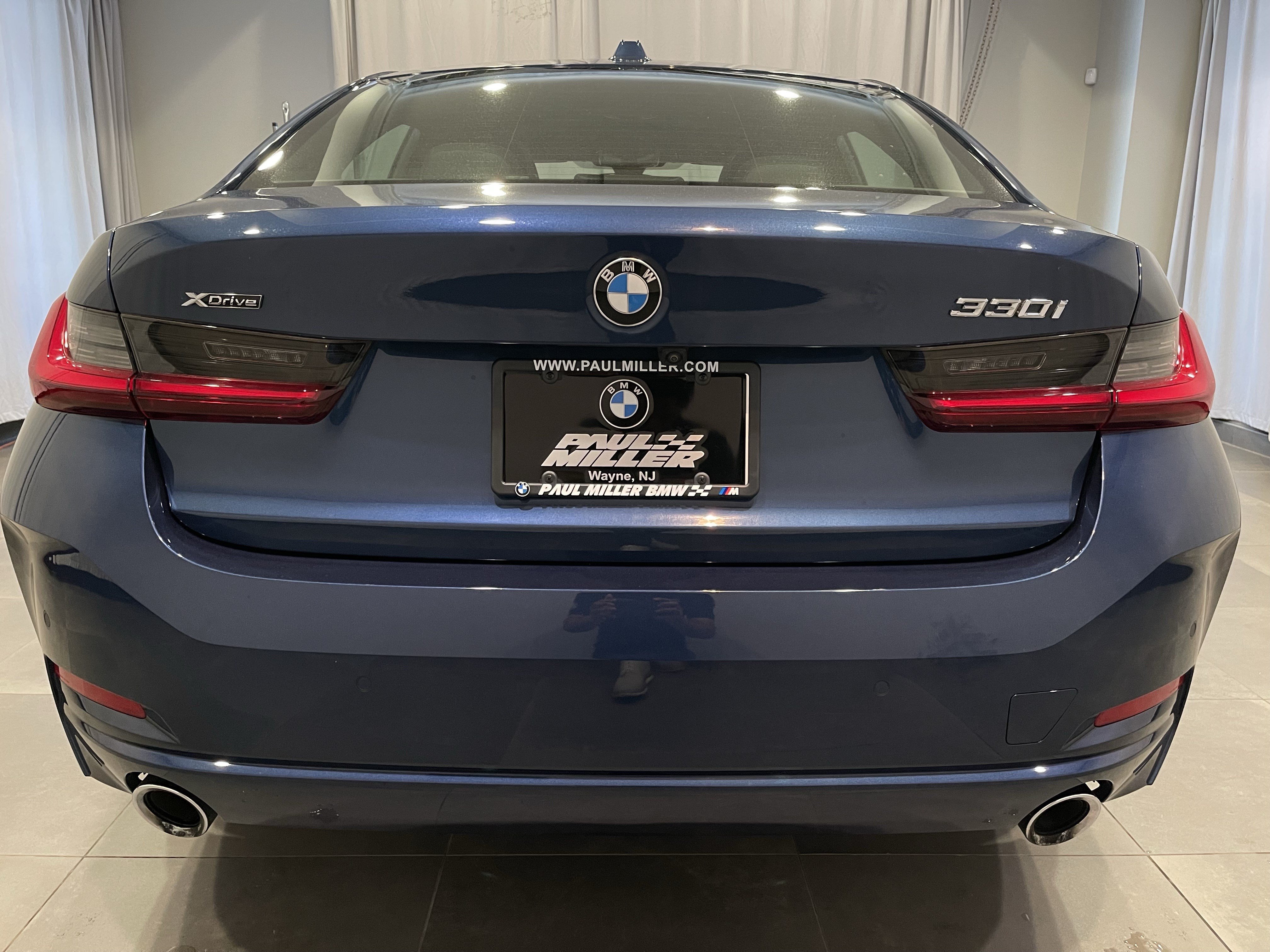 Certified 2023 BMW 330i xDrive Sedan w/ Parking Assistance Package AWD/4WD image 5