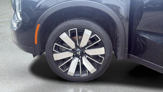 Used 2025 Mitsubishi Outlander SE AWD/4WD image 14
