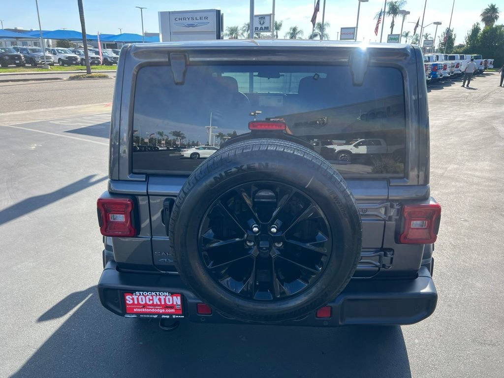 Used 2025 Jeep Wrangler Unlimited Sahara w/ Safety Group AWD/4WD image 12