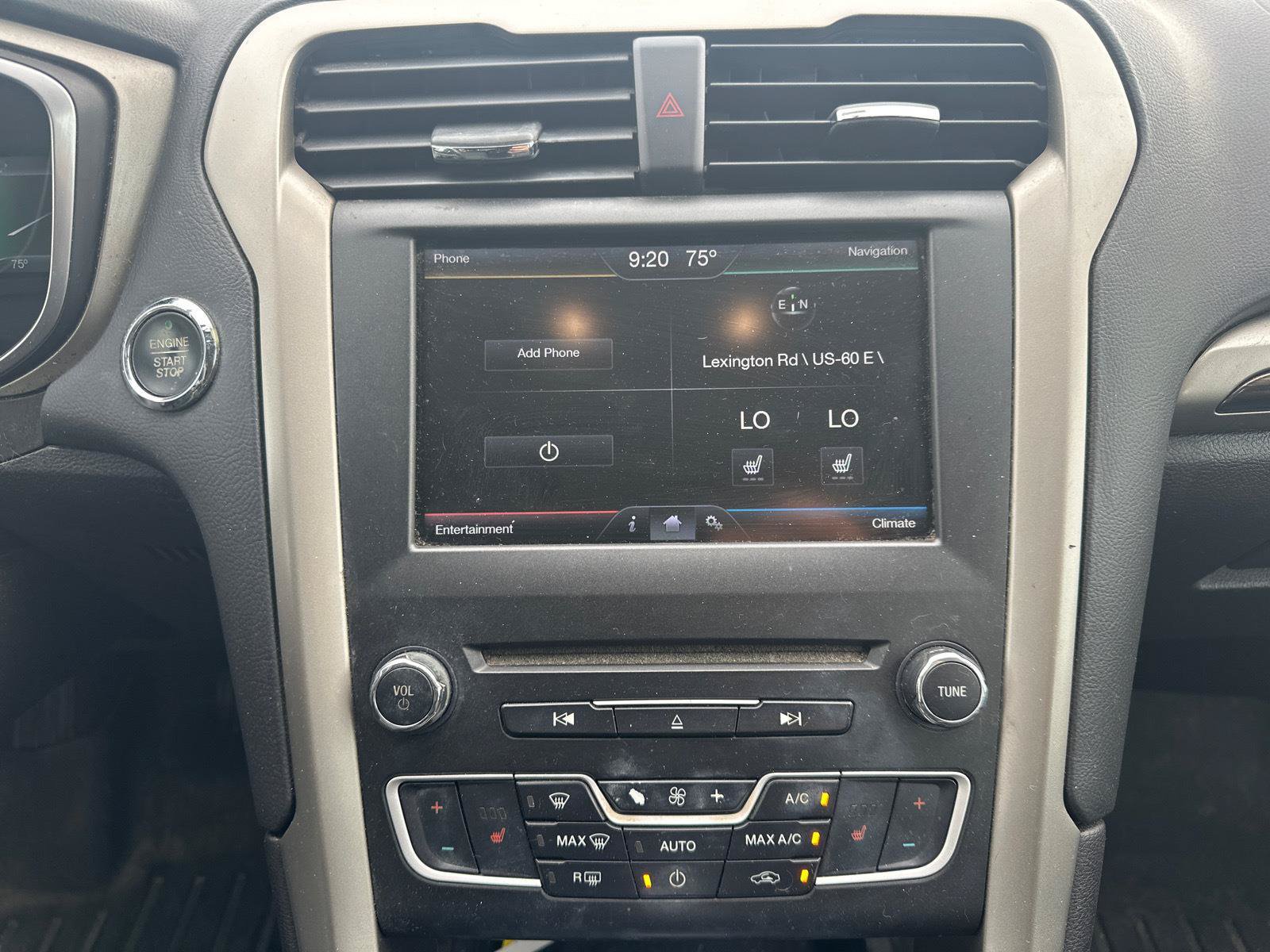 Used 2016 Ford Fusion SE w/ Equipment Group 202A FWD image 15