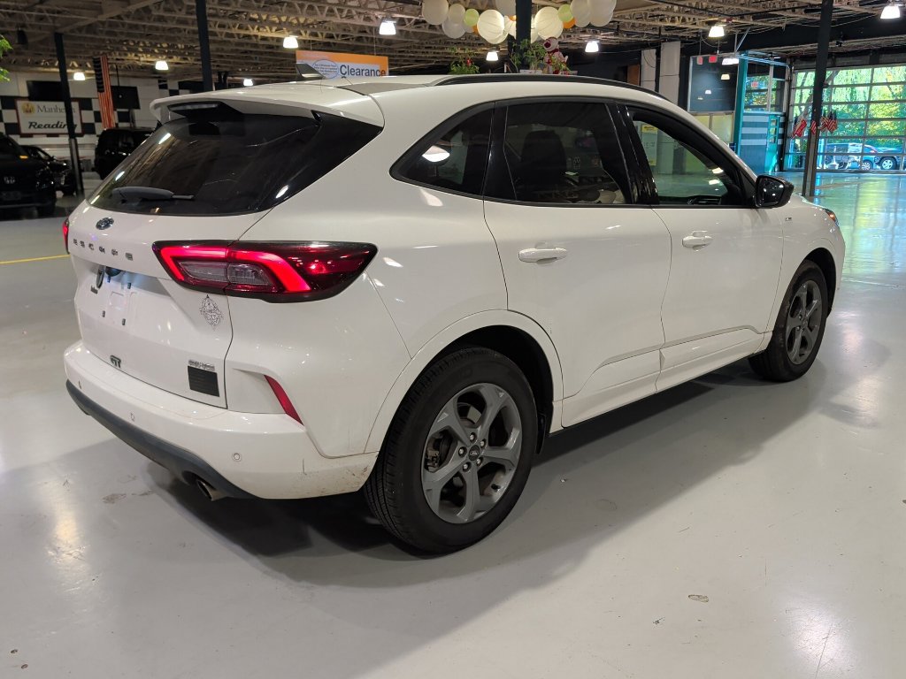 Used 2023 Ford Escape ST-Line w/ Tech Pack #1 AWD/4WD image 10