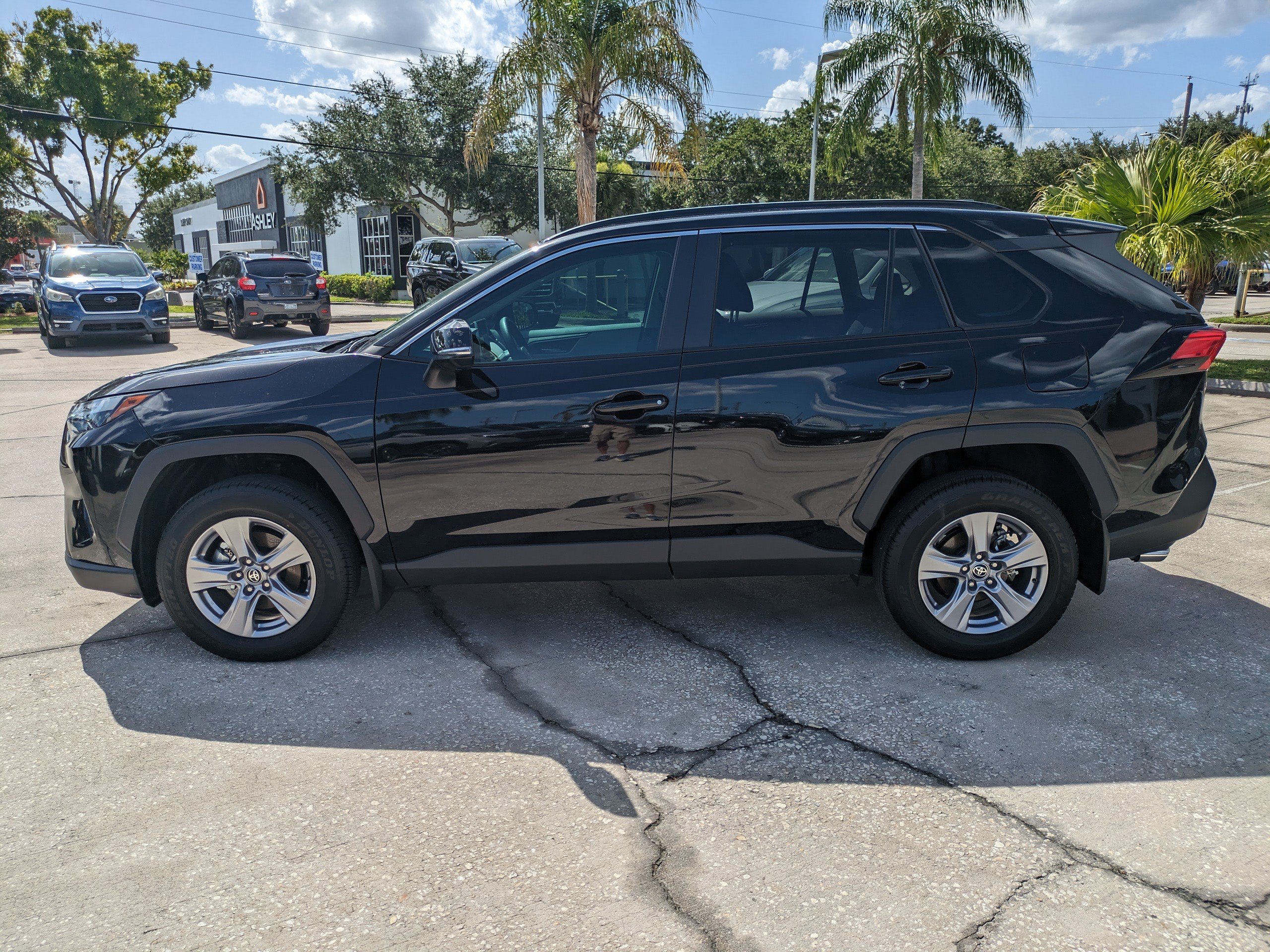 Used 2025 Toyota RAV4 XLE w/ Convenience Package FWD image 7