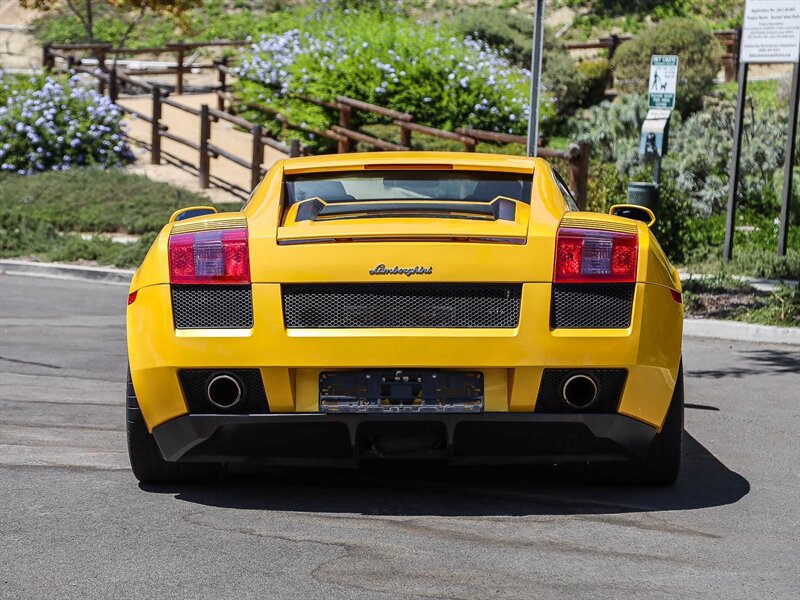 Used 2004 Lamborghini Gallardo AWD/4WD image 4
