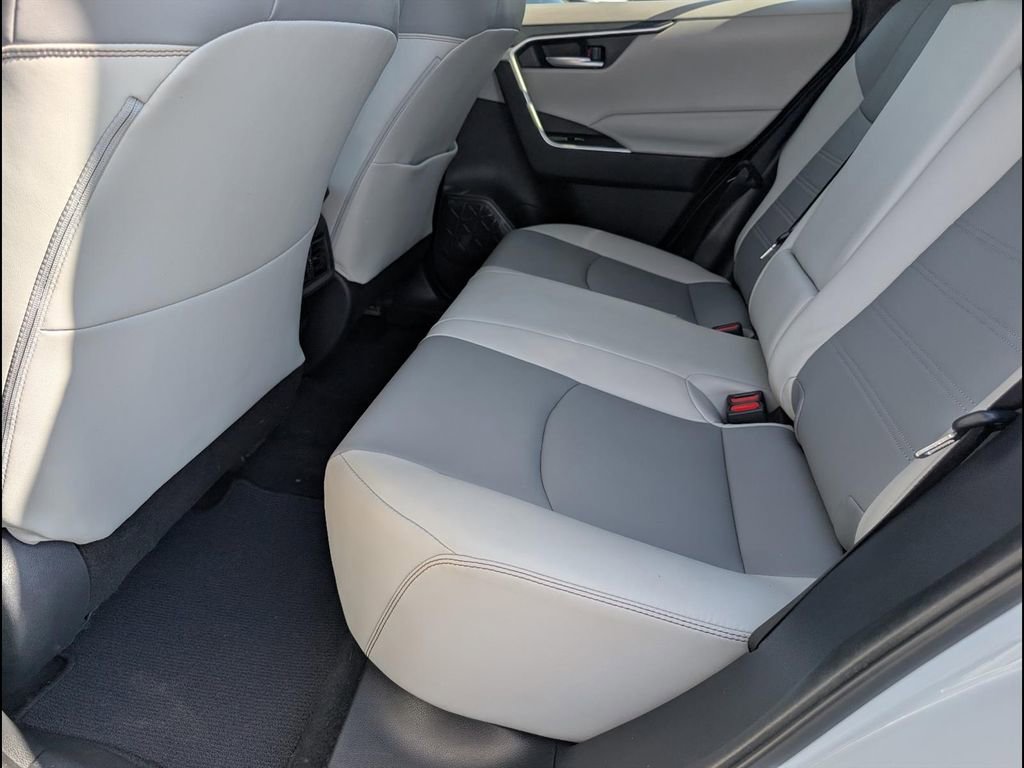 Used 2019 Toyota RAV4 XLE Premium FWD image 13