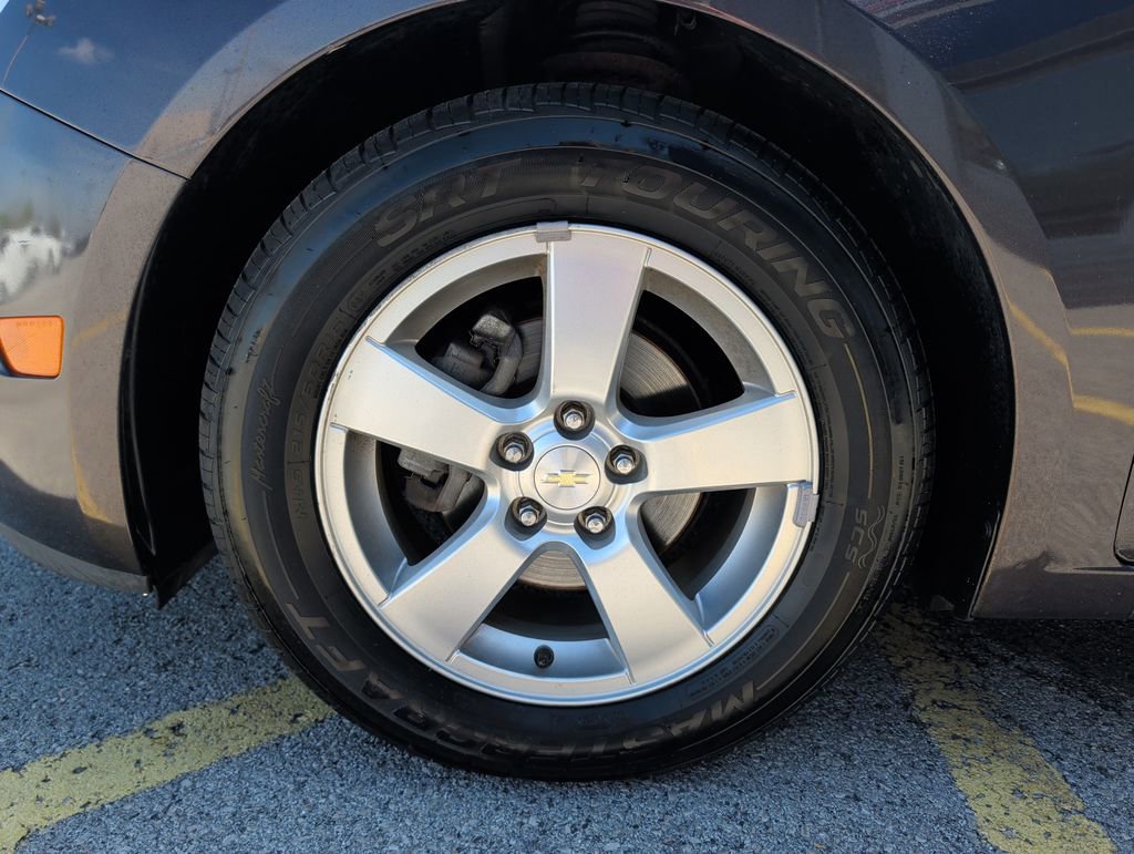 Used 2015 Chevrolet Cruze LT image 4