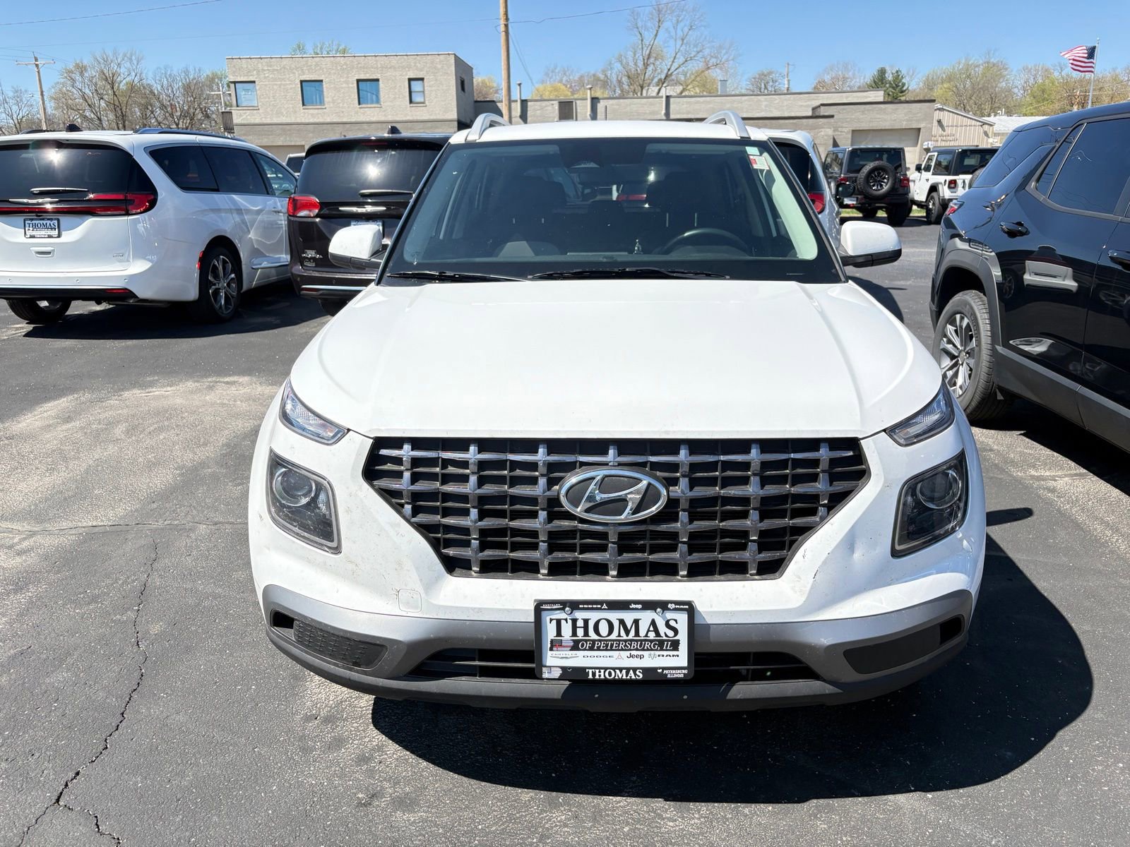 Used 2023 Hyundai Venue SEL w/ Cargo Package image 2