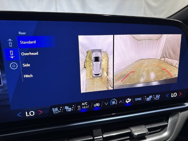 Used 2024 Chevrolet Equinox EV LT FWD image 19