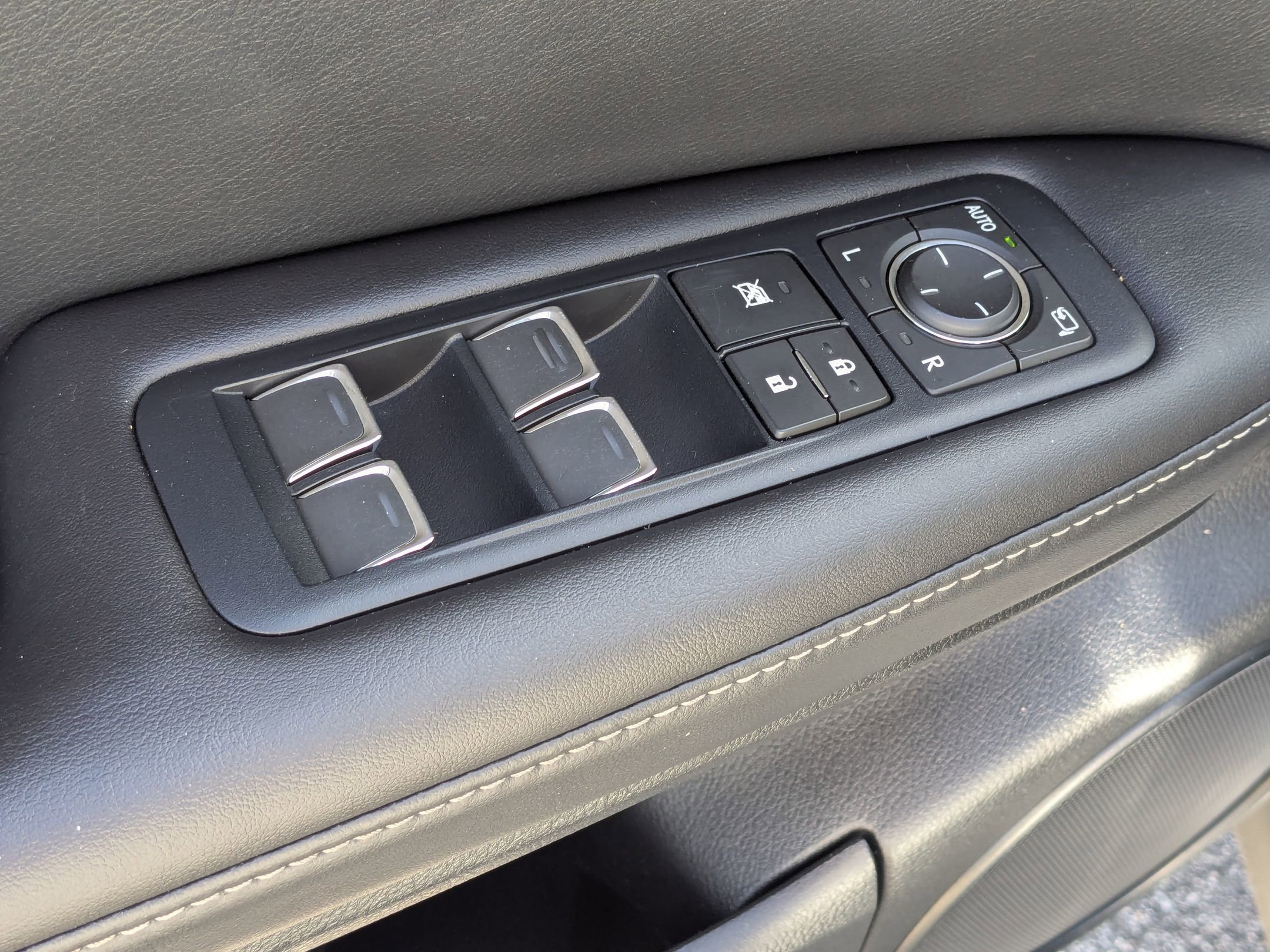 Used 2018 Lexus RX 350L FWD w/ Premium Package image 22