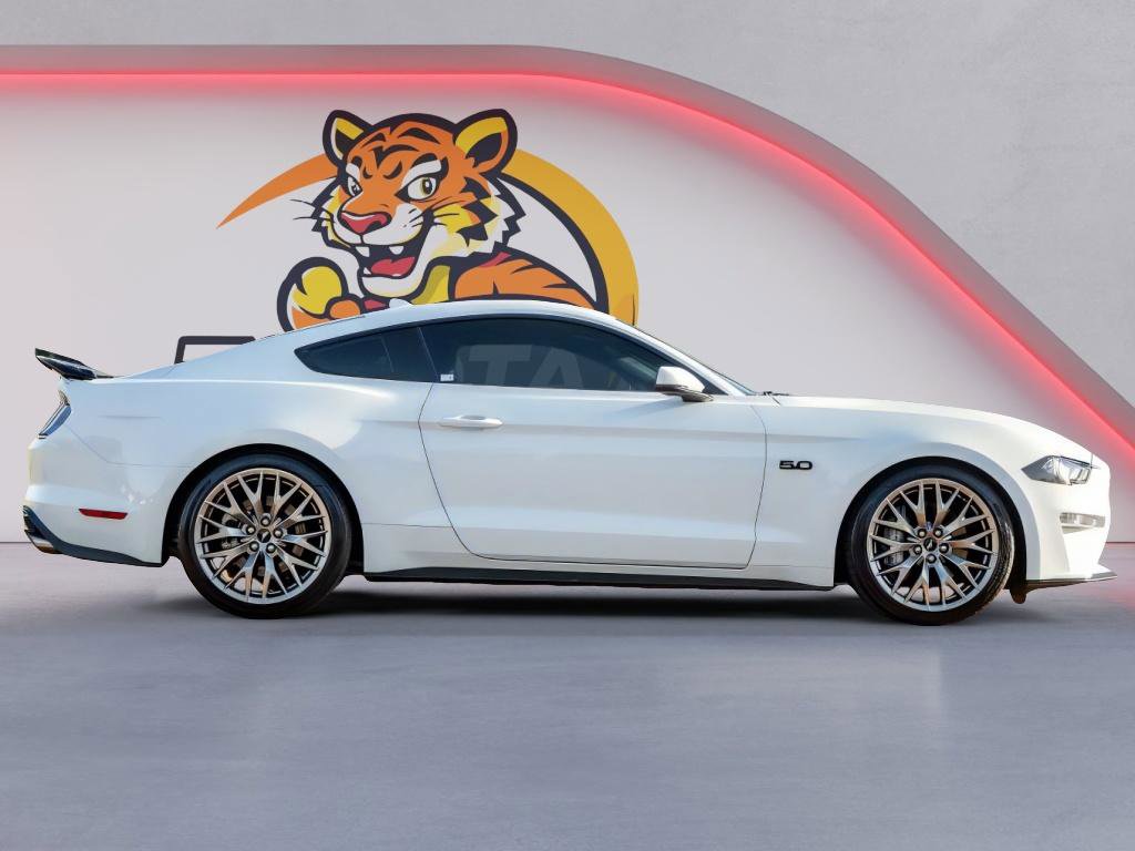 Used 2022 Ford Mustang GT Premium w/ Equipment Group 401A RWD image 4