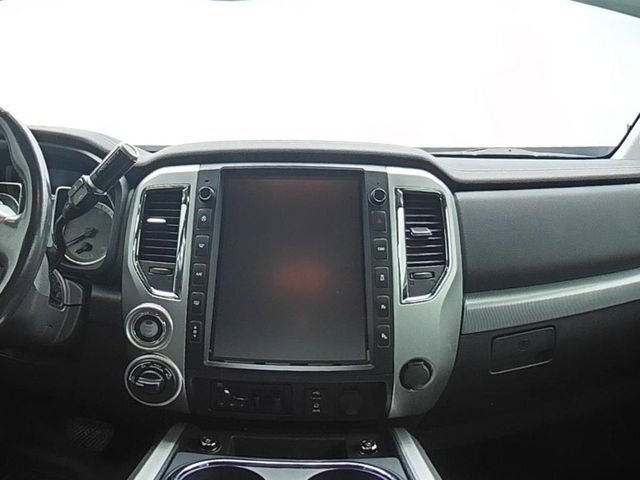 Used 2018 Nissan Titan PRO-4X w/ Pro-4x Convenience Package AWD/4WD image 21