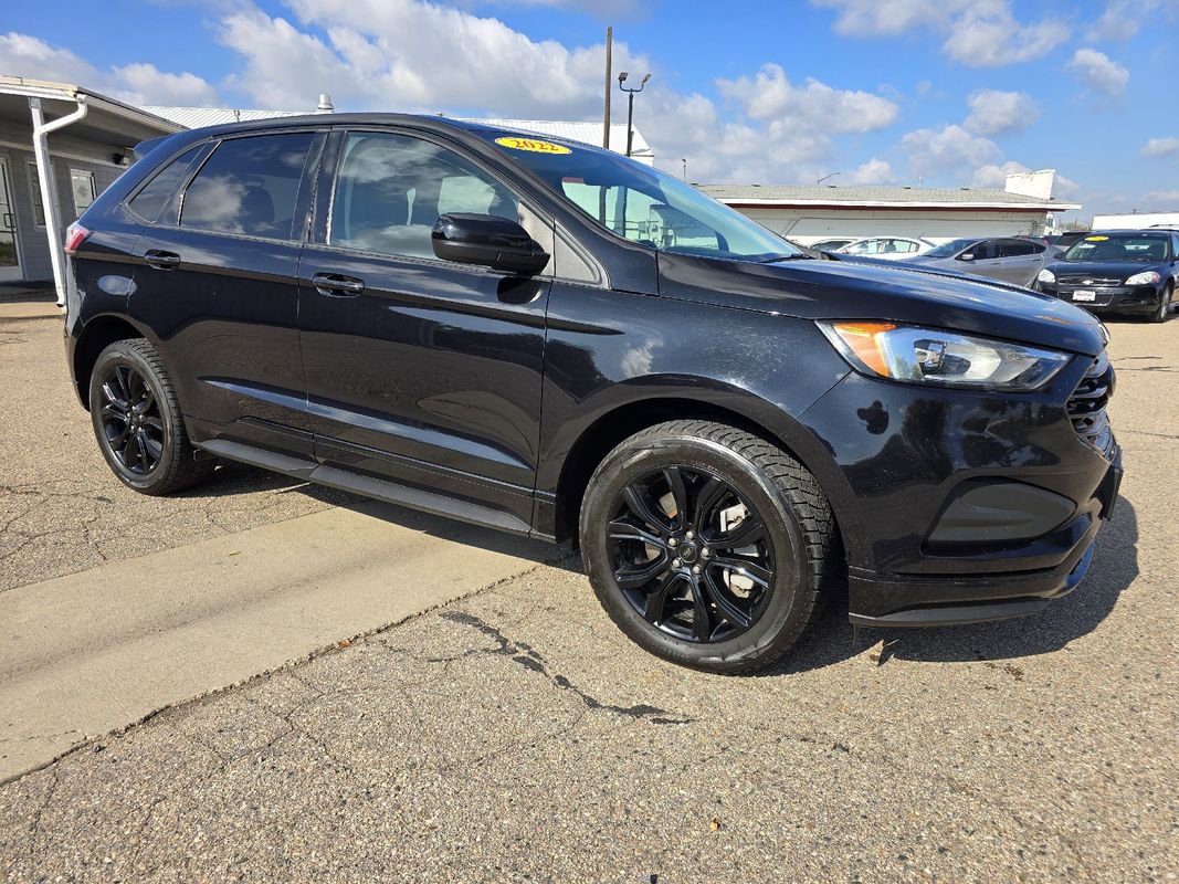 Used 2022 Ford Edge SE w/ Black Appearance Package image 2