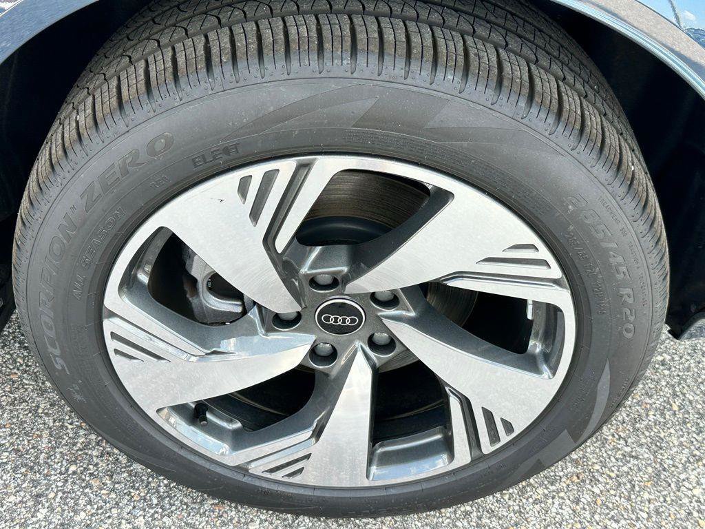 New 2025 Audi Q6 e-tron Premium Plus AWD/4WD image 25