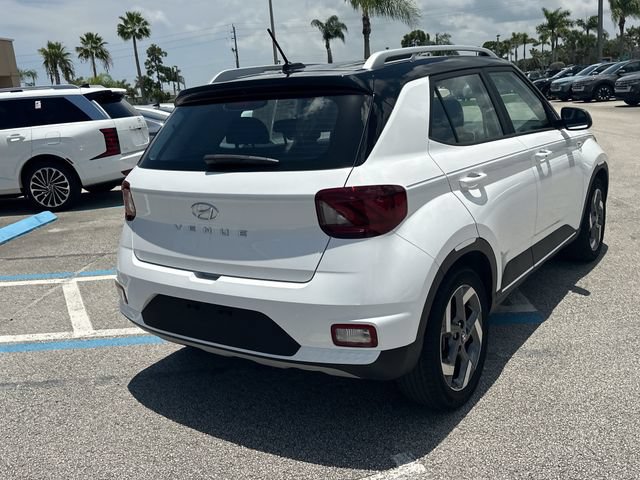 Certified 2024 Hyundai Venue Limited FWD image 6
