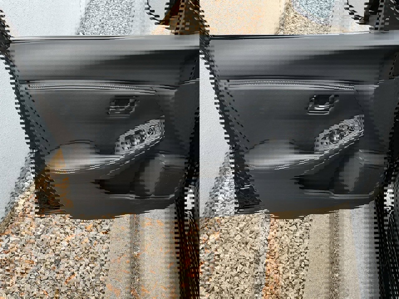 Used 2025 Nissan Sentra S image 12