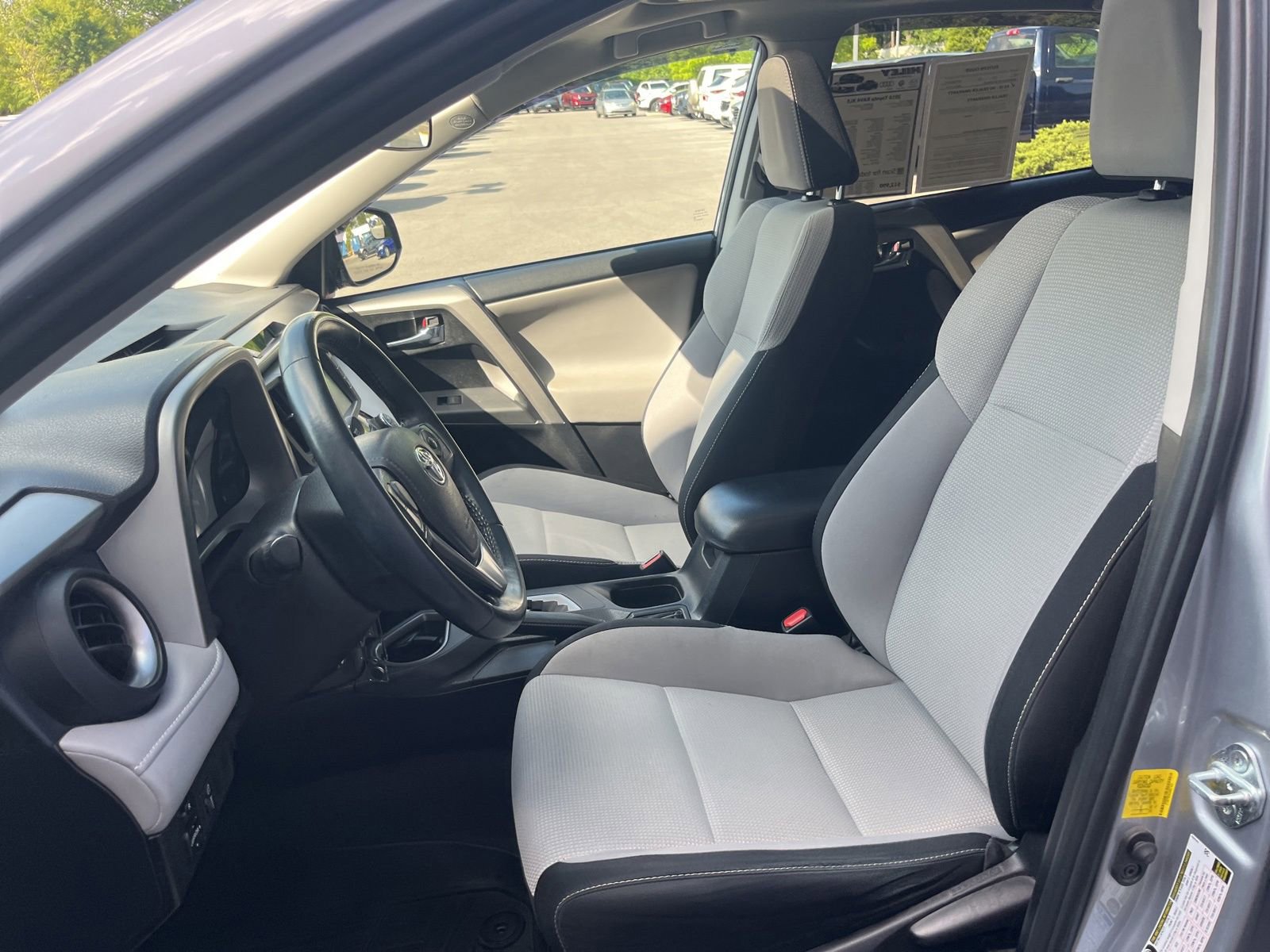 Used 2016 Toyota RAV4 XLE image 27