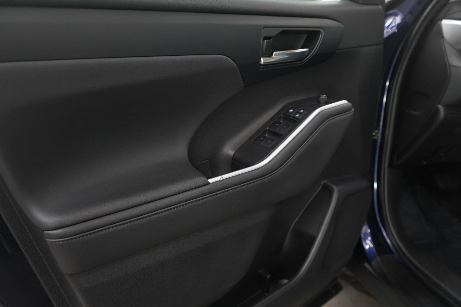 Used 2022 Toyota Highlander XLE image 21