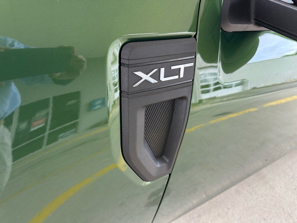 New 2025 Ford Maverick XLT w/ XLT Luxury Package image 5