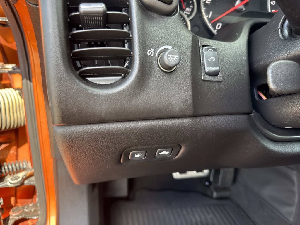 Used 2007 Chevrolet Corvette Convertible w/ Preferred Equipment Group RWD image 27