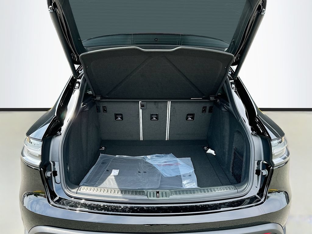 New 2026 Porsche Macan AWD/4WD image 28