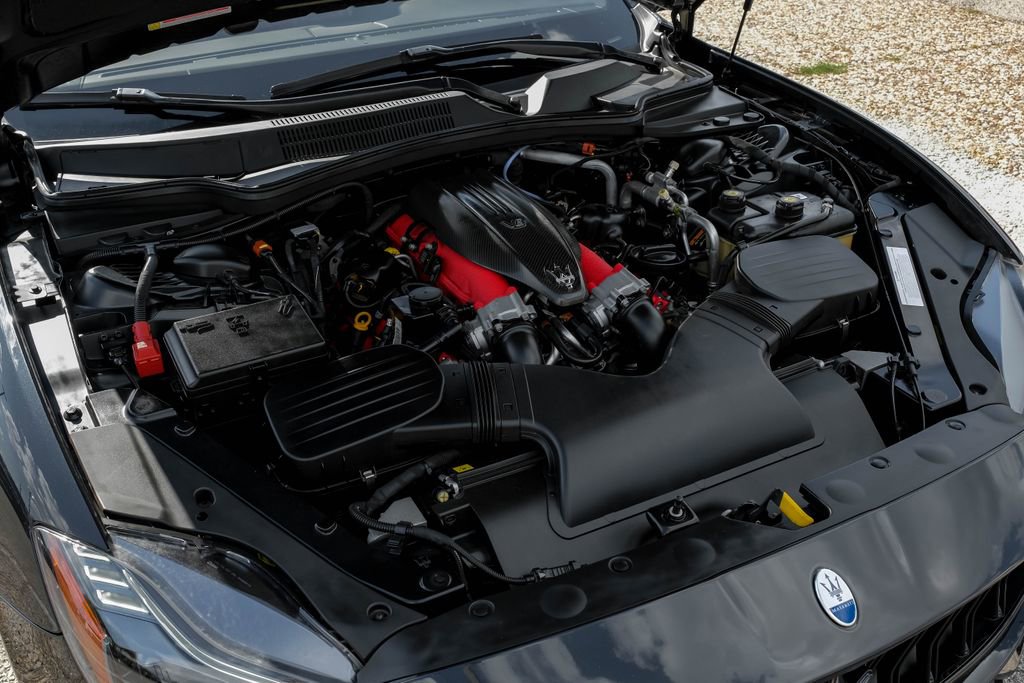 Used 2022 Maserati Quattroporte Trofeo image 63