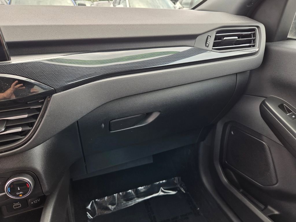 Used 2025 Ford Escape ST-Line image 25