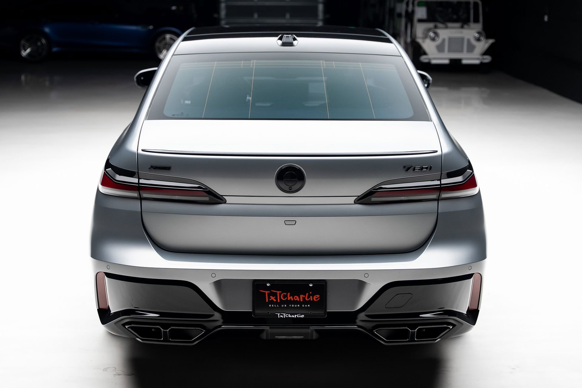 Used 2023 BMW 760i xDrive w/ Executive Package image 25