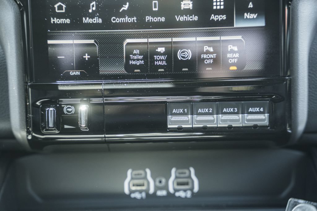 New 2026 RAM 2500 Laramie AWD/4WD image 27