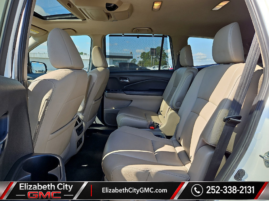 Used 2019 Honda Pilot Touring image 11