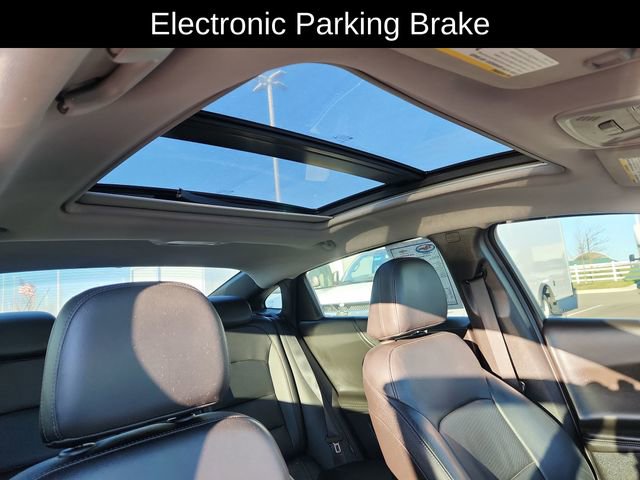 Used 2018 Chevrolet Malibu Premier w/ Premier Sun and Wheel Package image 26