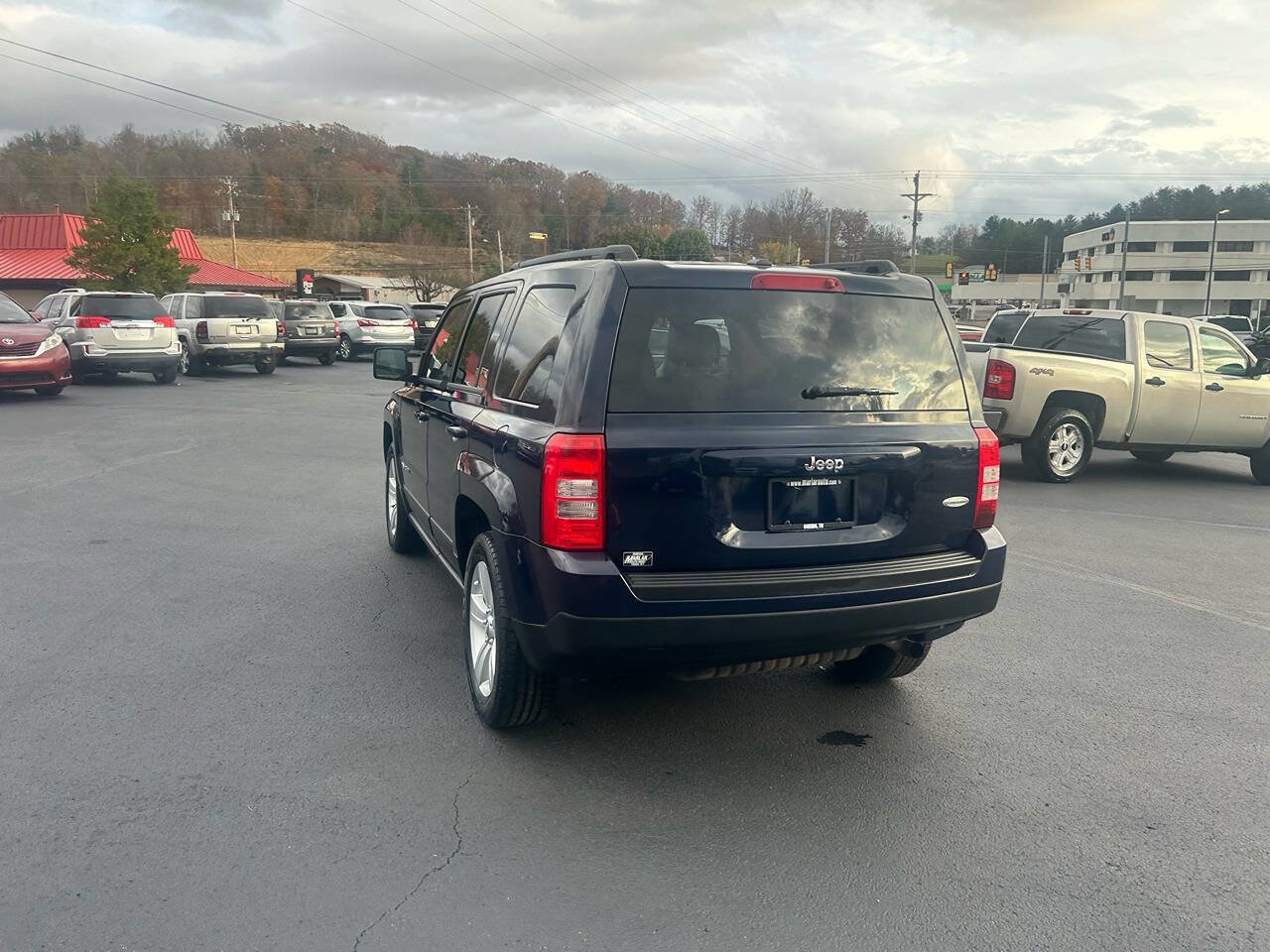 Used 2014 Jeep Patriot Latitude FWD image 6