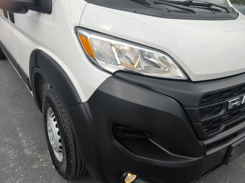 Used 2025 RAM ProMaster 2500 w/ Convenience Group FWD image 3
