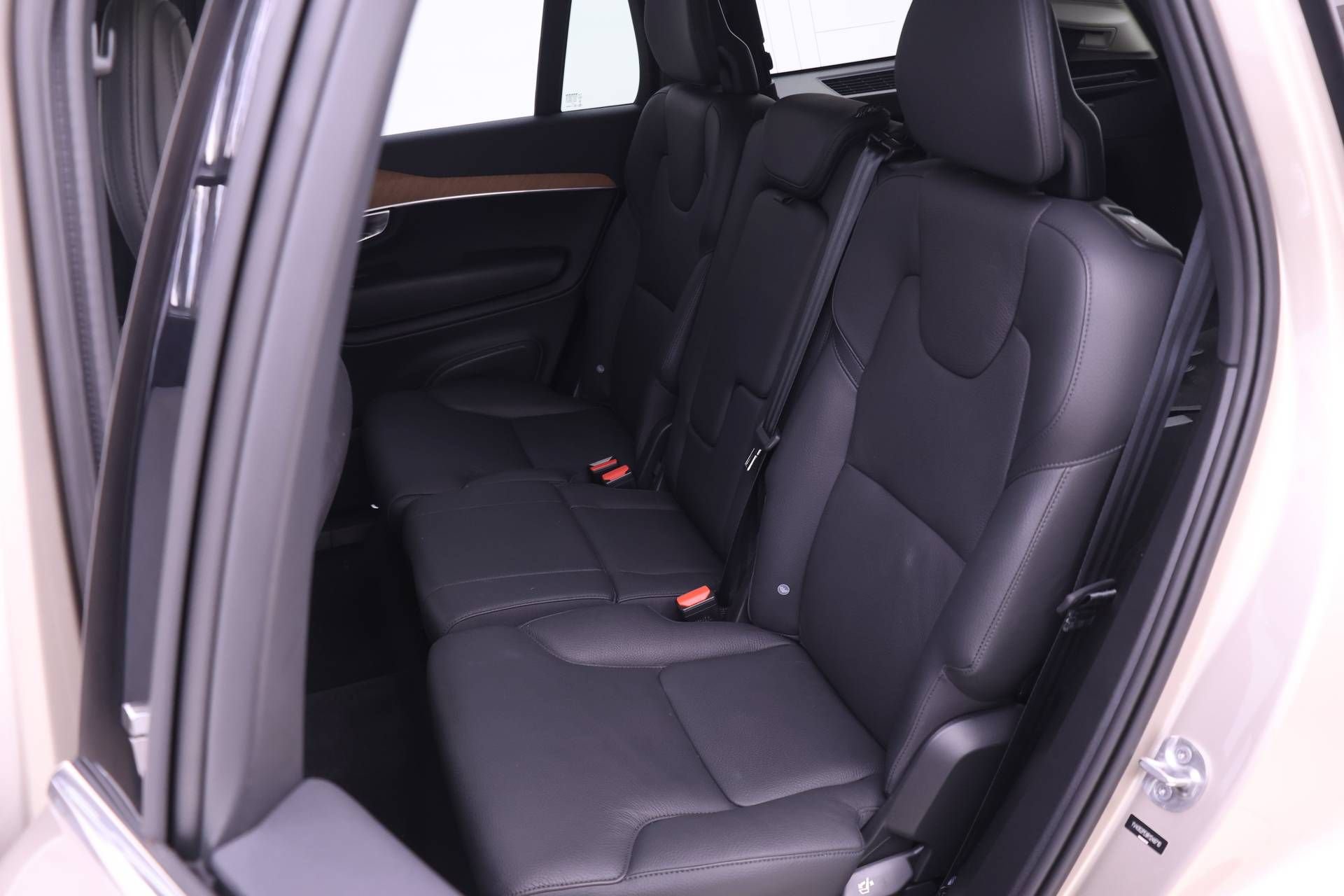 Certified 2024 Volvo XC90 B6 Plus AWD/4WD image 13