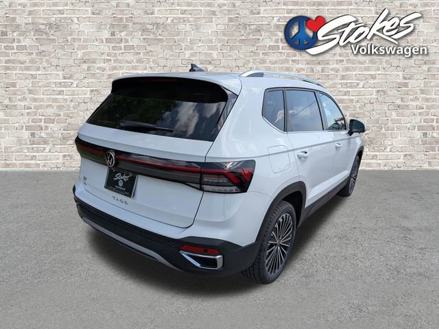 Used 2025 Volkswagen Taos SE image 2