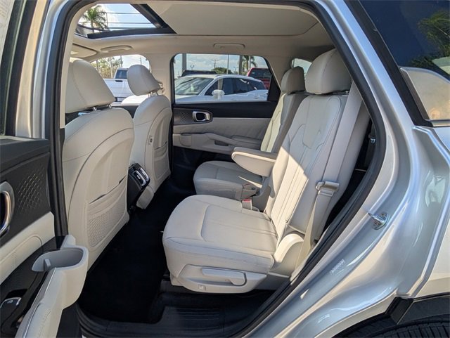 Used 2021 Kia Sorento SX image 7